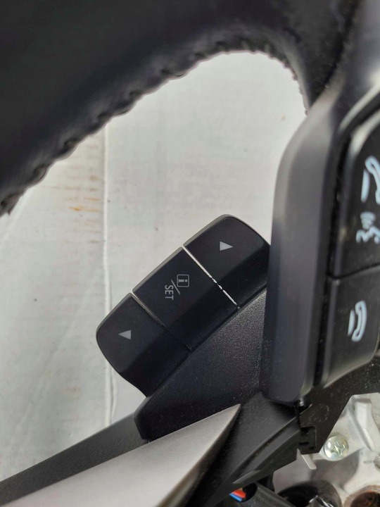 2013-2018 Subaru Forester IV /Steering wheel - Image 2