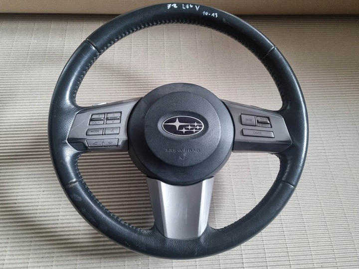 2014-2019 Subaru Outback/Steering wheel /Leather