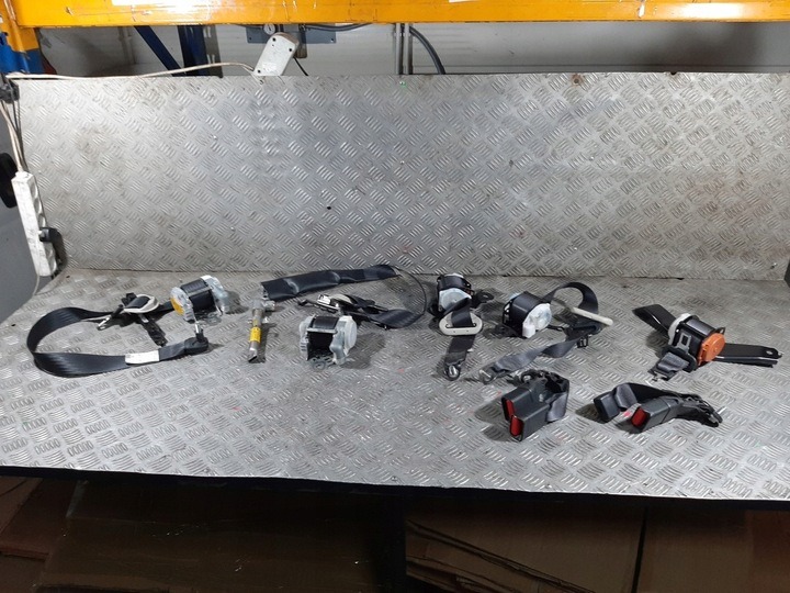 2010-2013 Subaru Outback Dashboard Panel w/ Air Bag /Belts - Image 5