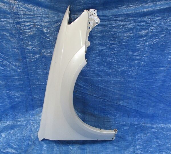 2000-2004 Subaru Legacy/ Front Right Fender
