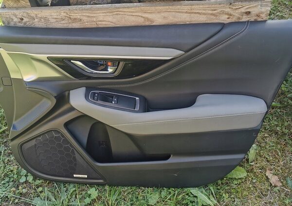 2020-2022 Subaru Outback,Legacy /Interior Door Panel