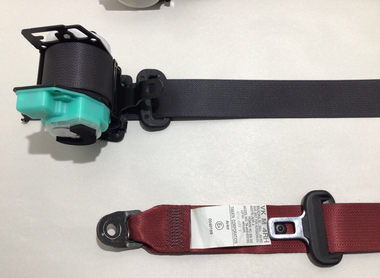 2018-2020 Subaru WRX STI Rear Seat Belt Set. - Image 4