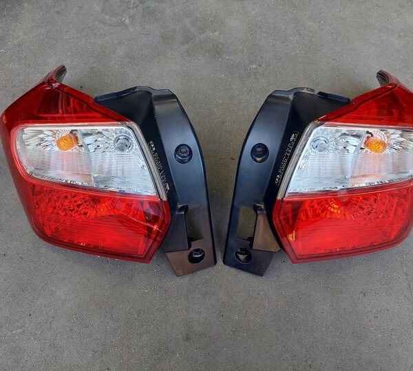 2016-2017 Subaru CrossTrek  /Tail Lights/Pair