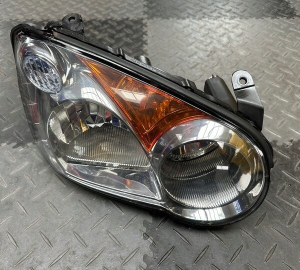 2003-2005 Subaru Impreza /Front Light