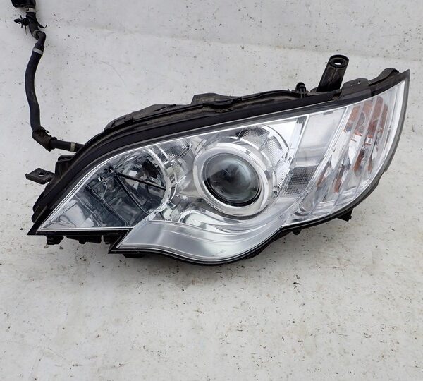 2000-2004 Subaru Legacy /Left Front Light