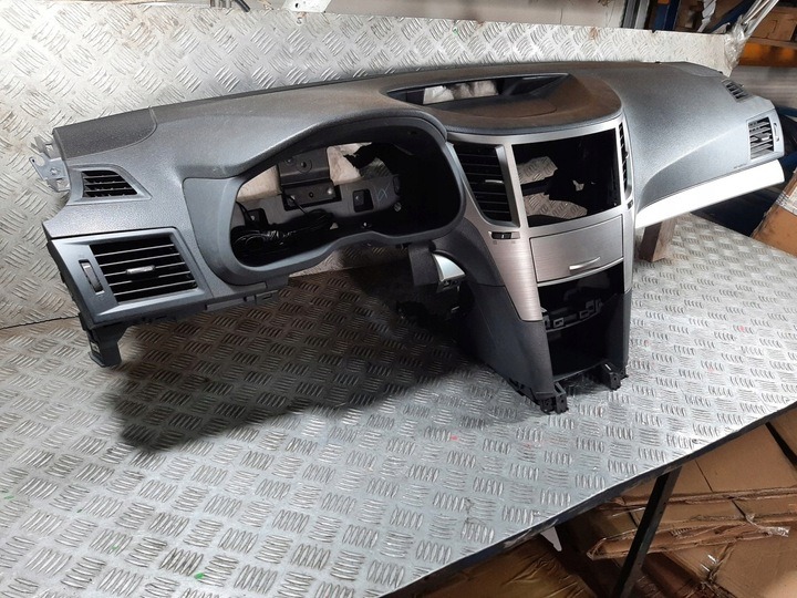 2010-2013 Subaru Outback Dashboard Panel w/ Air Bag /Belts - Image 2