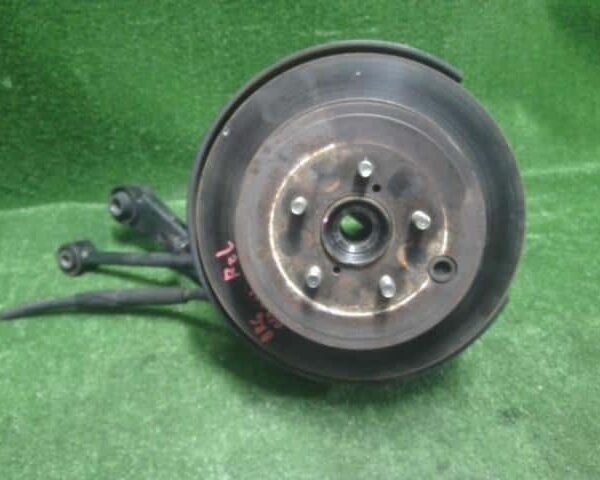 2013-2014 Subaru Legacy Passenger Front Spindle Knuckle w/ Hub