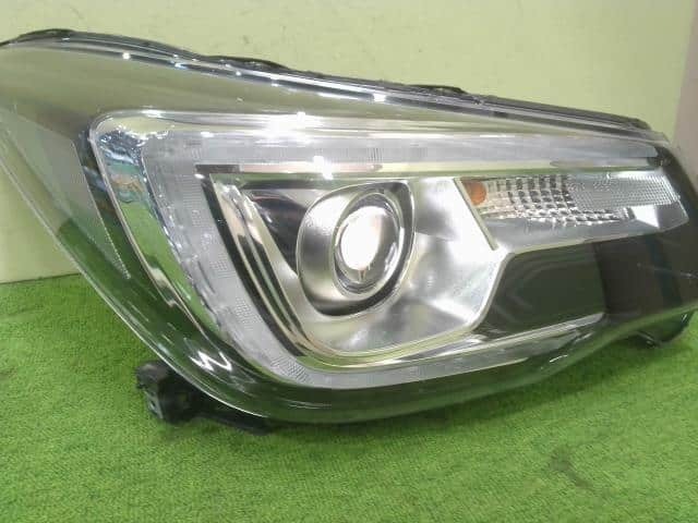 2013-2018 Subaru Forester /Right FrontLight - Image 2