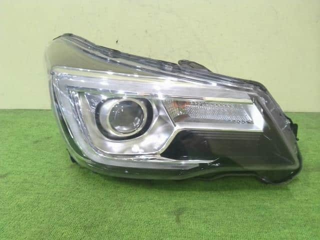 2013-2018 Subaru Forester /Right FrontLight