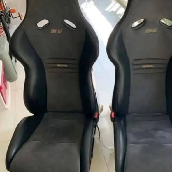 Subaru S204 Recaro seats